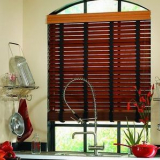 Jak zavěsit žaluzie na plastová okna: návod k instalaci